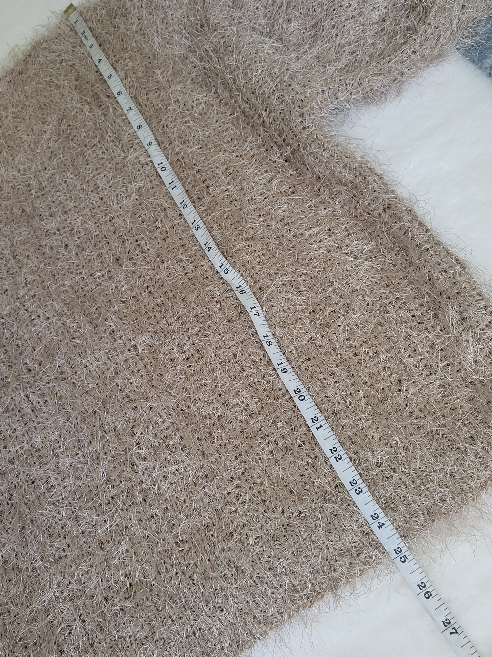 ESQUALO Women's Oversized V-Neck Eyelash Knit Sweater in Beige Size L Shaggy - Picture 9 of 10